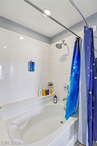 8255 Las Vegas Boulevard 2002, Las Vegas, NV 89123