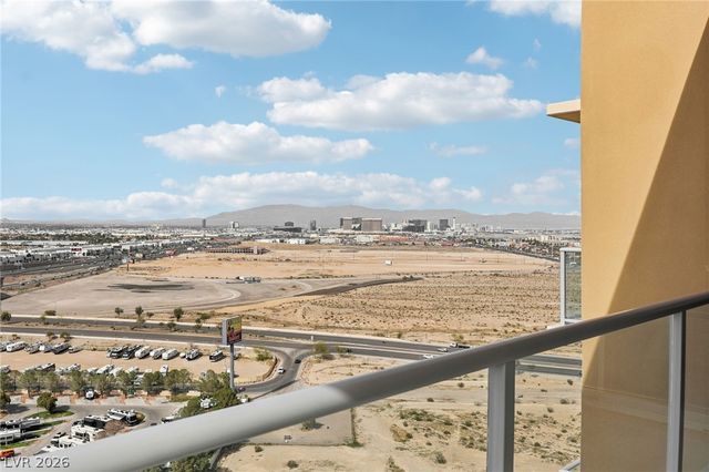 8255 Las Vegas Boulevard 2002, Las Vegas, NV 89123