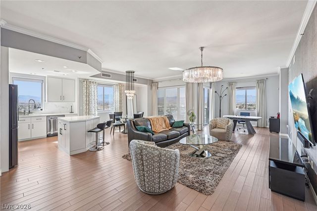 8255 Las Vegas Boulevard 2002, Las Vegas, NV 89123