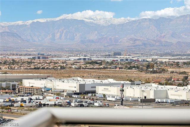 8255 Las Vegas Boulevard 2002, Las Vegas, NV 89123