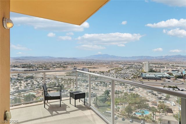 8255 Las Vegas Boulevard 2002, Las Vegas, NV 89123