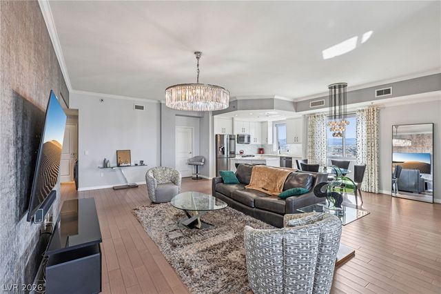 8255 Las Vegas Boulevard 2002, Las Vegas, NV 89123