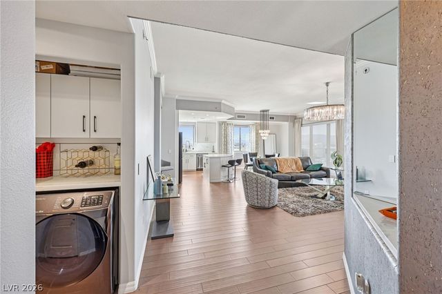 8255 Las Vegas Boulevard 2002, Las Vegas, NV 89123