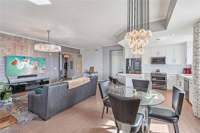 8255 Las Vegas Boulevard 2002, Las Vegas, NV 89123