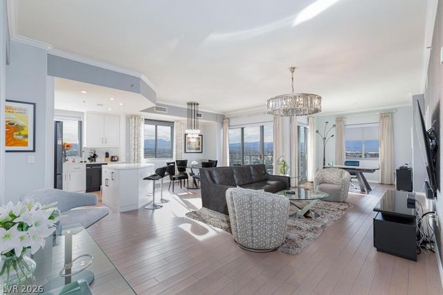 8255 Las Vegas Boulevard 2002, Las Vegas, NV 89123