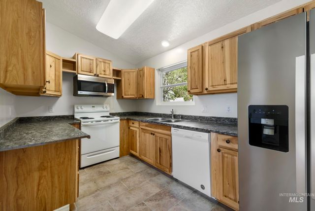 1170 Wendell St, Twin Falls, ID 83301