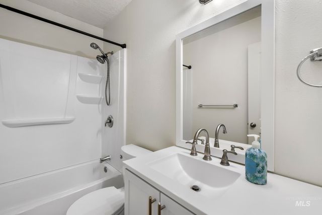 1170 Wendell St, Twin Falls, ID 83301