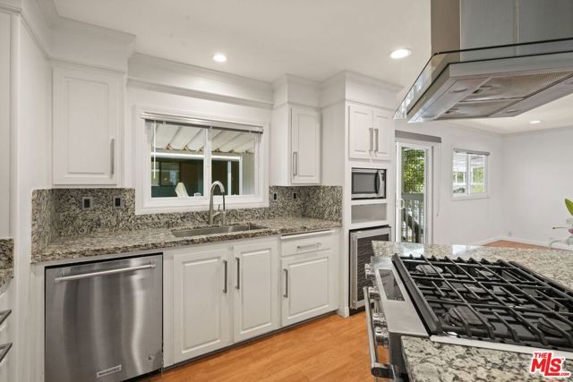 29500 Heathercliff Rd 18, Malibu, CA 90265