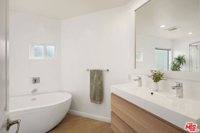 29500 Heathercliff Rd 18, Malibu, CA 90265