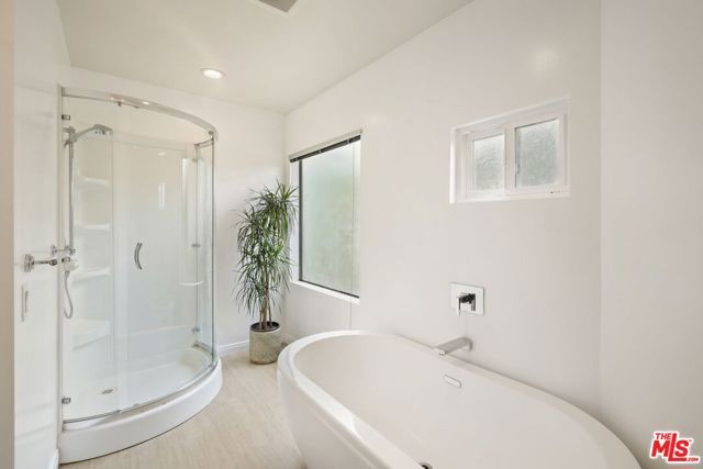 29500 Heathercliff Rd 18, Malibu, CA 90265