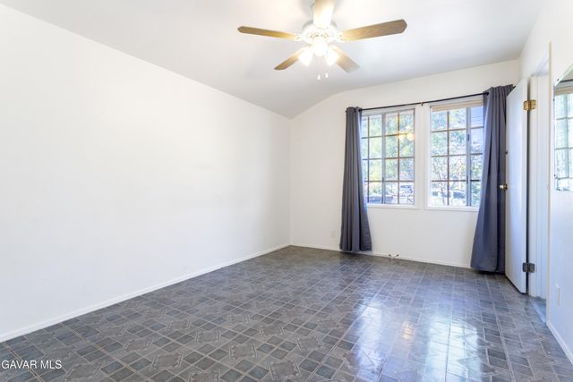 9826 Columbus Avenue, North Hills, CA 91343