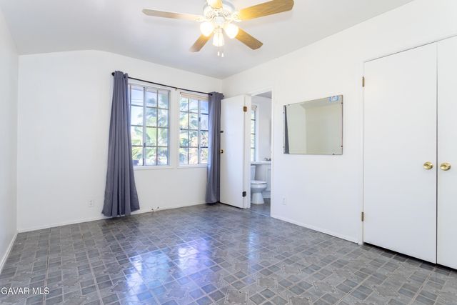 9826 Columbus Avenue, North Hills, CA 91343