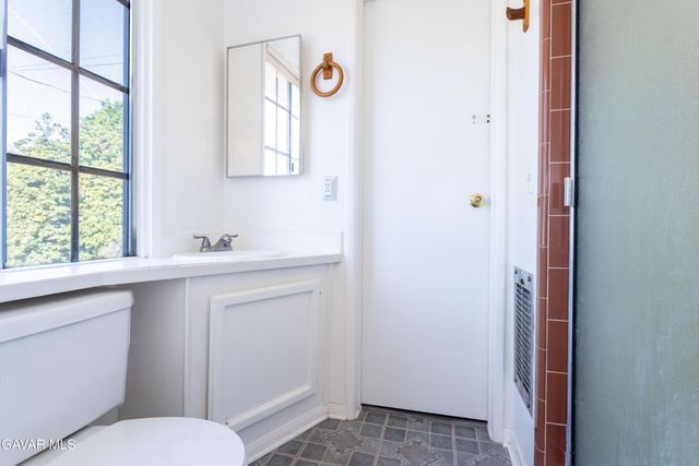 9826 Columbus Avenue, North Hills, CA 91343