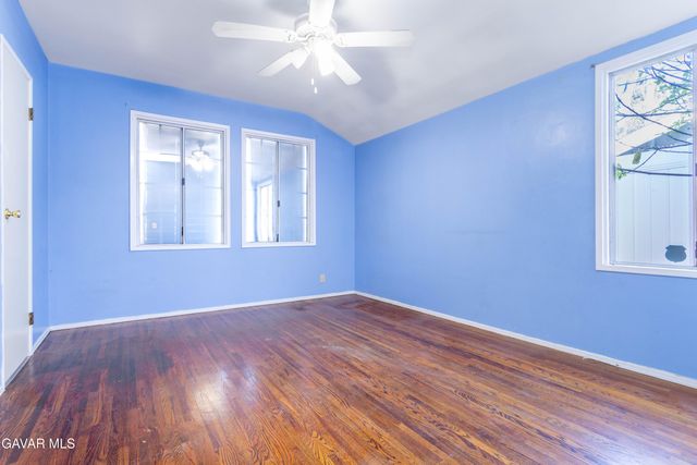 9826 Columbus Avenue, North Hills, CA 91343