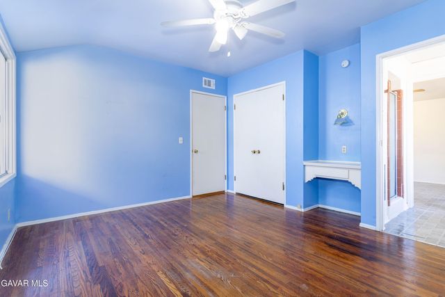 9826 Columbus Avenue, North Hills, CA 91343