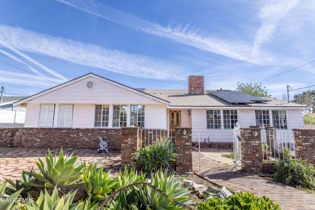 9826 Columbus Avenue, North Hills, CA 91343