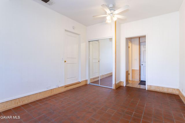 9826 Columbus Avenue, North Hills, CA 91343