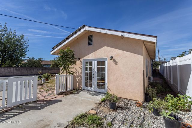 9826 Columbus Avenue, North Hills, CA 91343