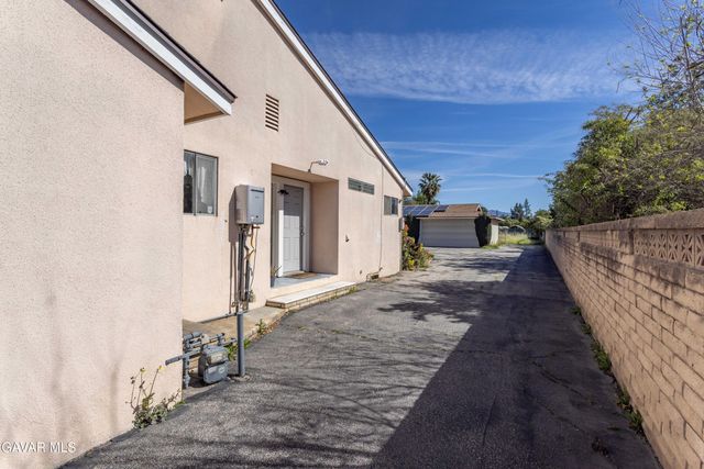 9826 Columbus Avenue, North Hills, CA 91343