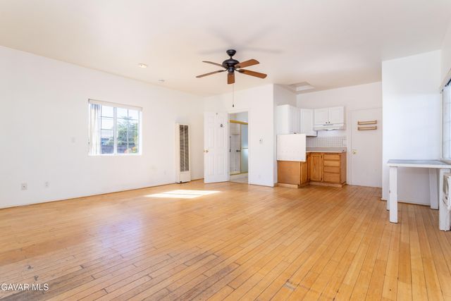 9826 Columbus Avenue, North Hills, CA 91343