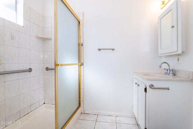 9826 Columbus Avenue, North Hills, CA 91343