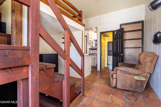 9826 Columbus Avenue, North Hills, CA 91343