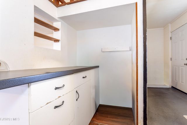 9826 Columbus Avenue, North Hills, CA 91343