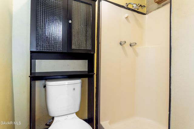 9826 Columbus Avenue, North Hills, CA 91343