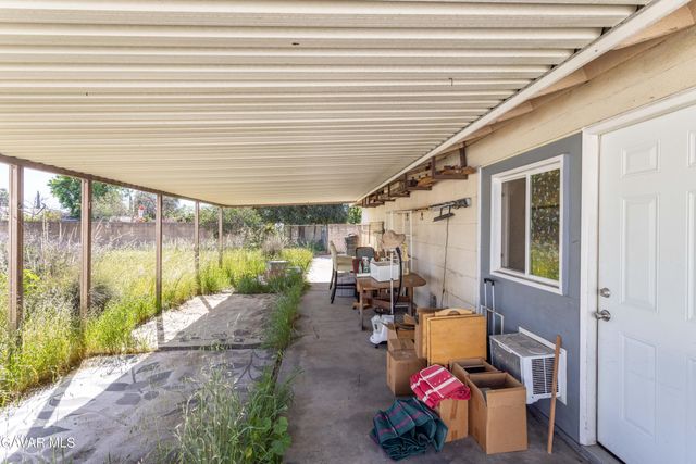 9826 Columbus Avenue, North Hills, CA 91343