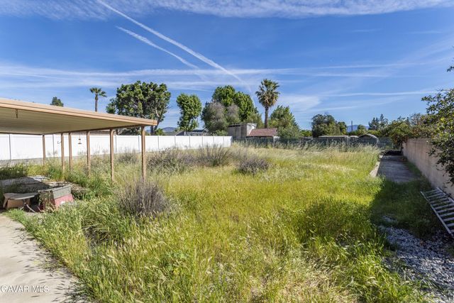 9826 Columbus Avenue, North Hills, CA 91343