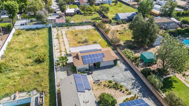 9826 Columbus Avenue, North Hills, CA 91343