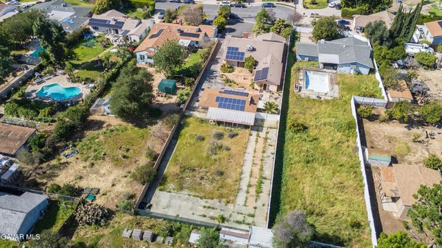 9826 Columbus Avenue, North Hills, CA 91343