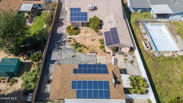 9826 Columbus Avenue, North Hills, CA 91343