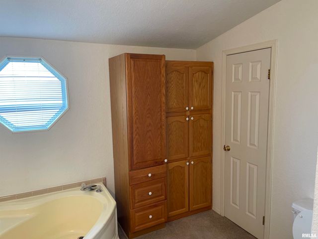 11980 E Hafer Road, Carterville, IL 62918