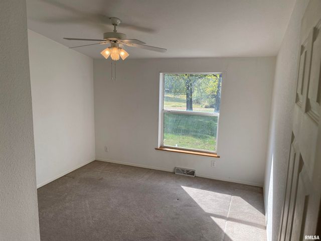 11980 E Hafer Road, Carterville, IL 62918