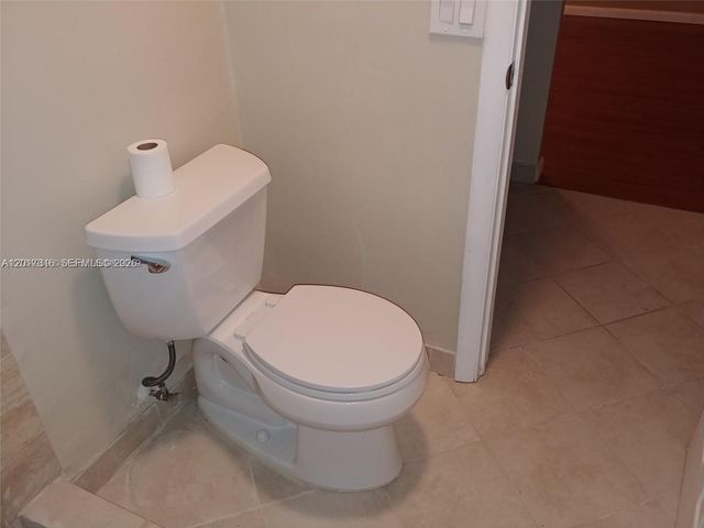 660 Tennis Club Dr 101, Fort Lauderdale, FL 33311