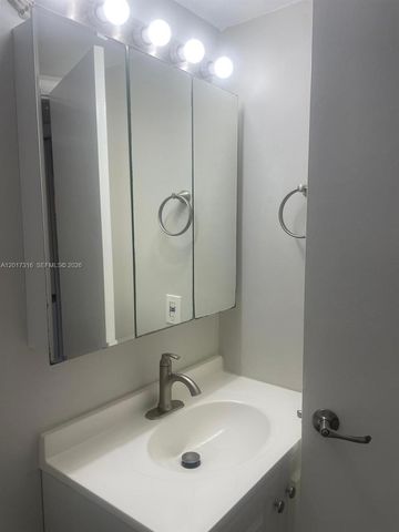 660 Tennis Club Dr 101, Fort Lauderdale, FL 33311