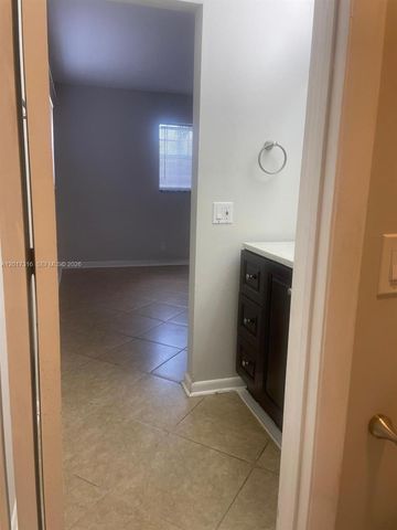 660 Tennis Club Dr 101, Fort Lauderdale, FL 33311