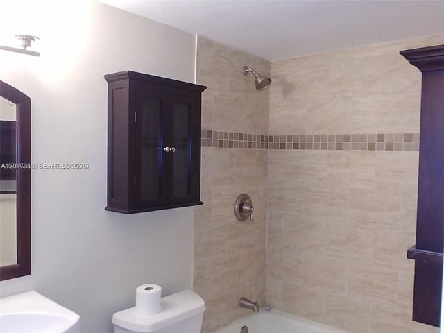 660 Tennis Club Dr 101, Fort Lauderdale, FL 33311