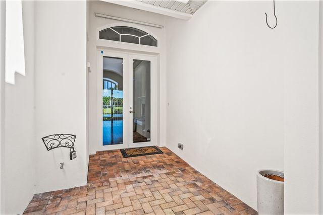 4710 Hamilton Court, Vero Beach, FL 32967