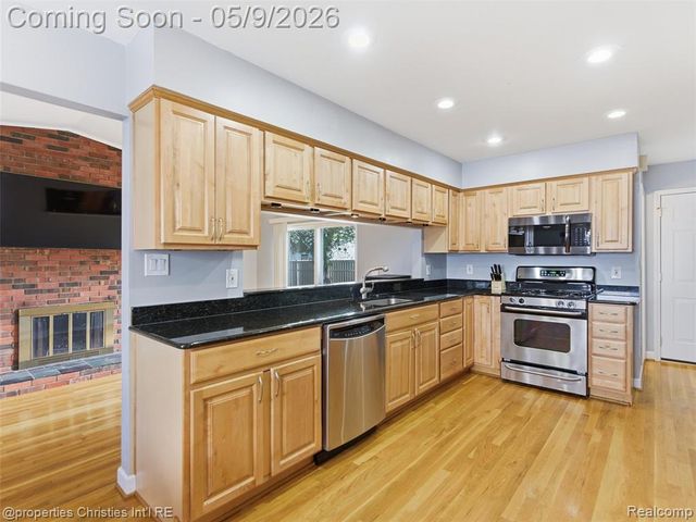 29526 Lyndon Street, Livonia, MI 48154