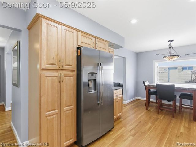 29526 Lyndon Street, Livonia, MI 48154