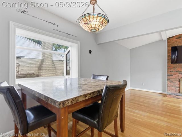 29526 Lyndon Street, Livonia, MI 48154