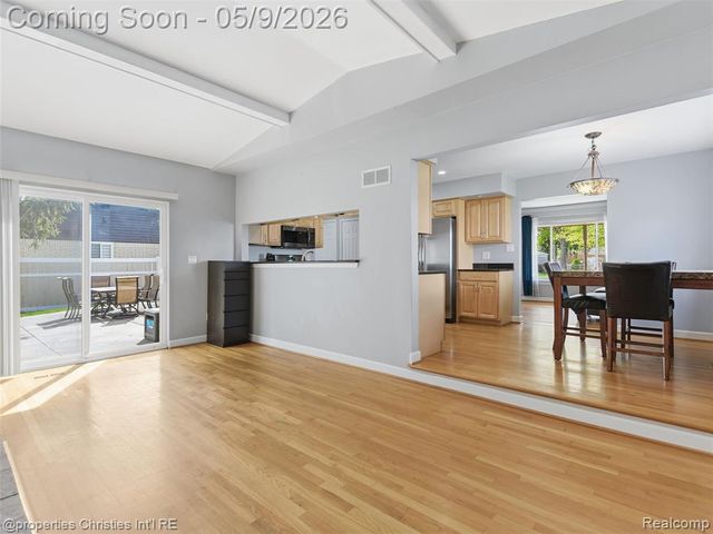 29526 Lyndon Street, Livonia, MI 48154