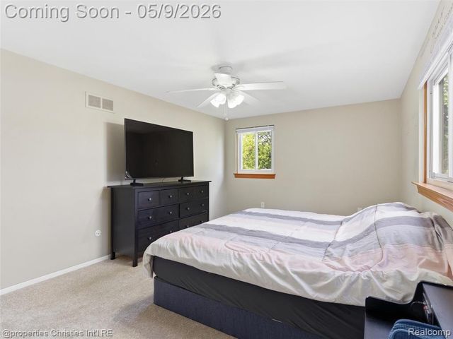 29526 Lyndon Street, Livonia, MI 48154