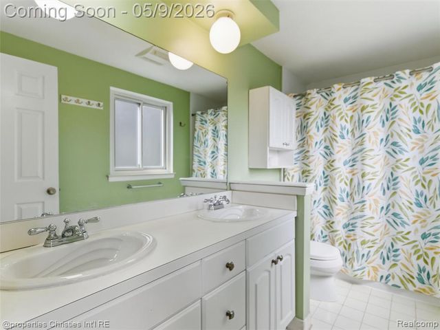 29526 Lyndon Street, Livonia, MI 48154
