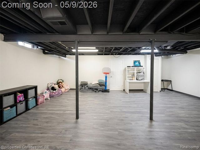 29526 Lyndon Street, Livonia, MI 48154