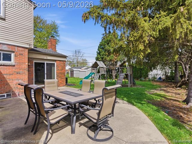 29526 Lyndon Street, Livonia, MI 48154