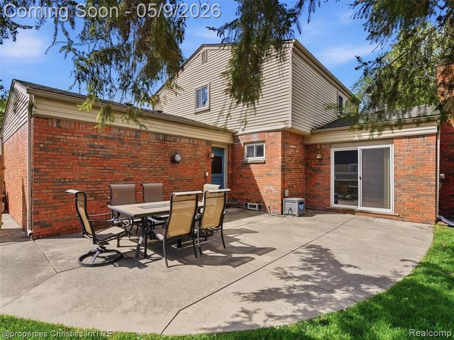 29526 Lyndon Street, Livonia, MI 48154
