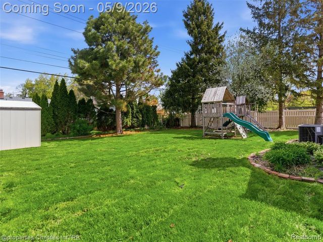 29526 Lyndon Street, Livonia, MI 48154